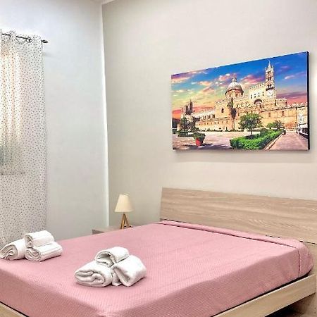 Locazione Breve Le Stanze Di Mandy Hotel Palermo Eksteriør billede